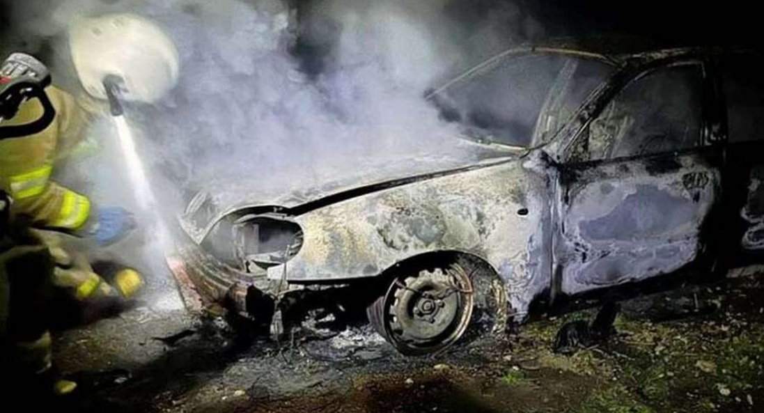 На Тернопільщині чоловік живцем згорів в авто