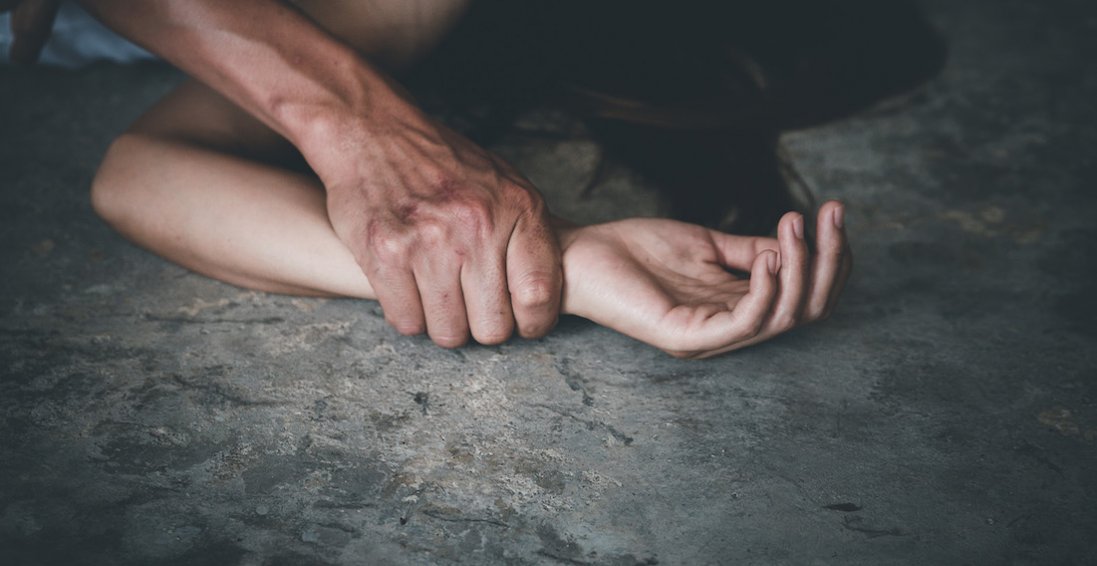 На Тернопільщині батько зґвалтував неповнолітню дочку