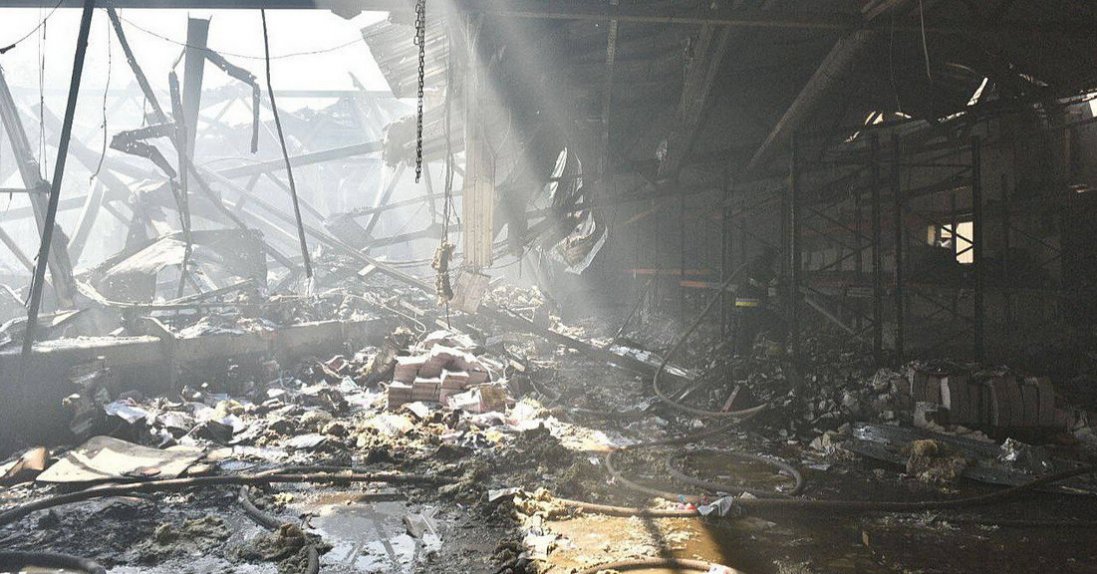 Удар по Харкову: в зруйнованій друкарні знищено 50 тисяч книжок