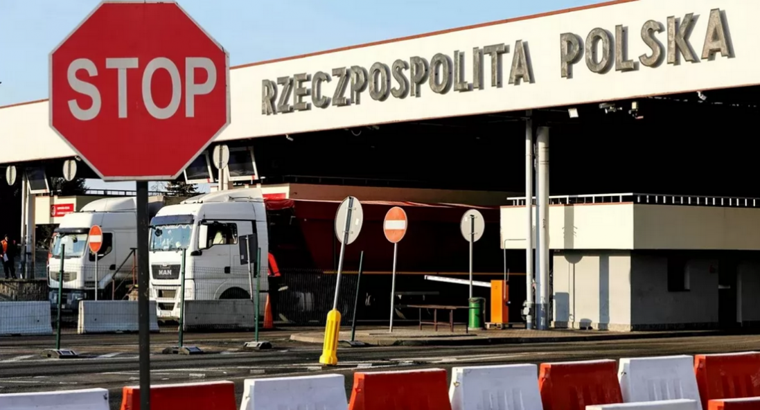 На «Рава-Руськв – Гребенне» поляки заблокували рух вантажівок
