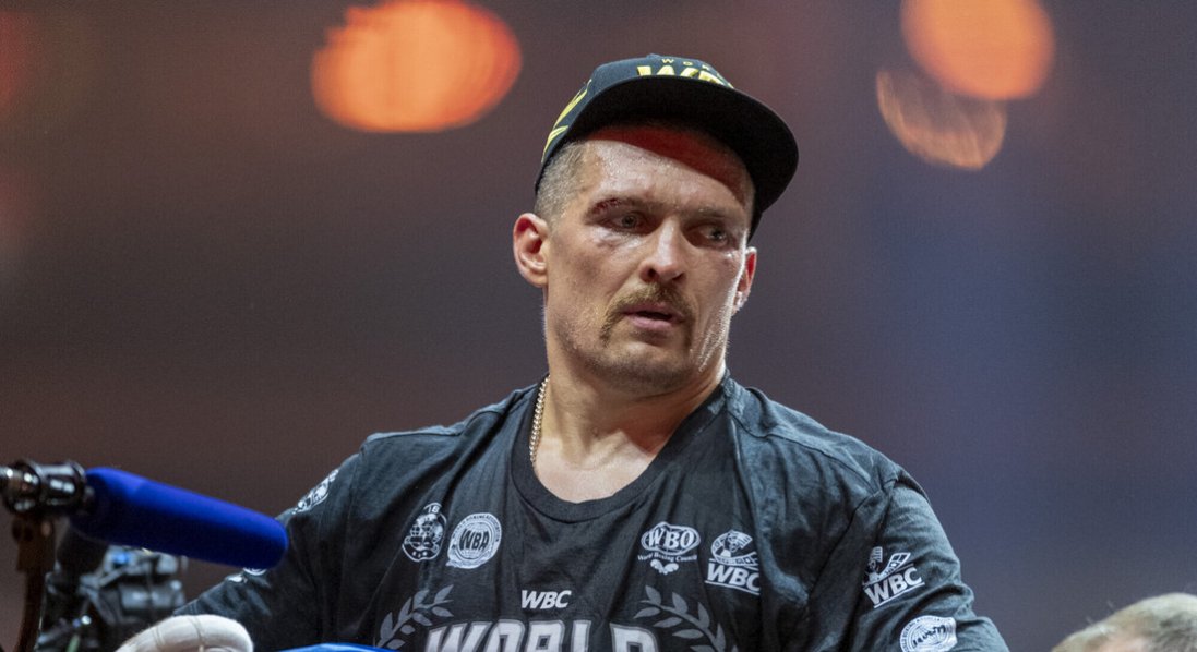 Усик відмовився від титула чемпіона світу IBF