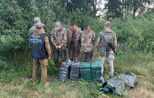 На Волині затримали трьох чоловіків за контрабанду сигарет до Польщі