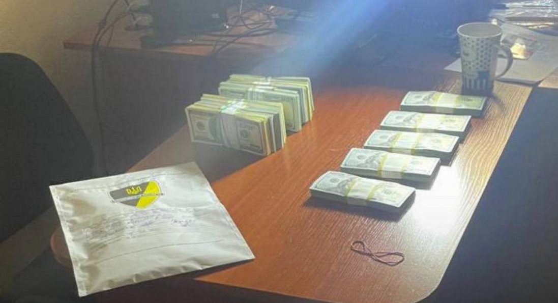 Прокурорів Офісу генпрокурора викрили на хабарі в $170 тисячах