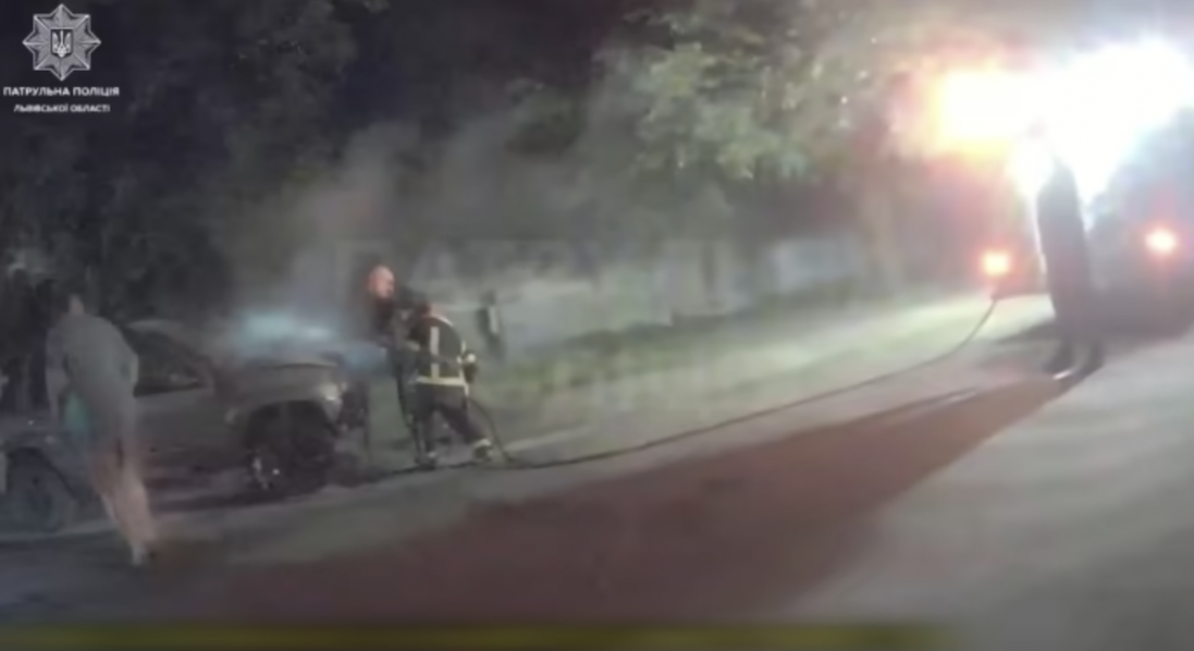 У Львові затримали хлопців, які палили автомобілі військових