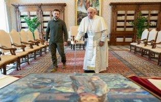 Зеленський подарував Папі Римському картину про різанину в Бучі