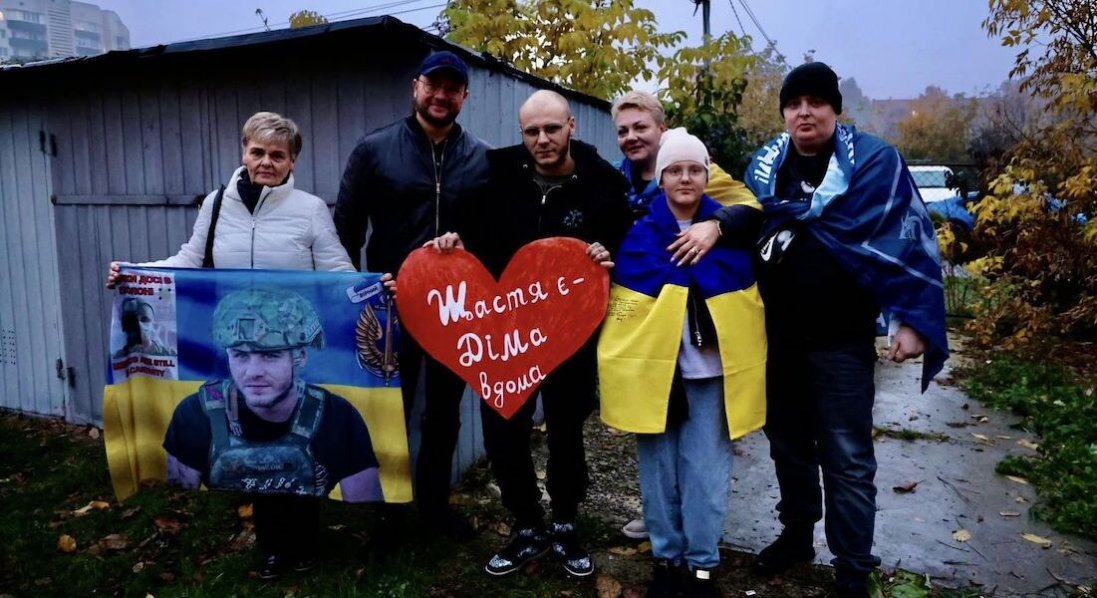 У Луцьк повернувся звільнений з полону захисник Дмитро Селютін