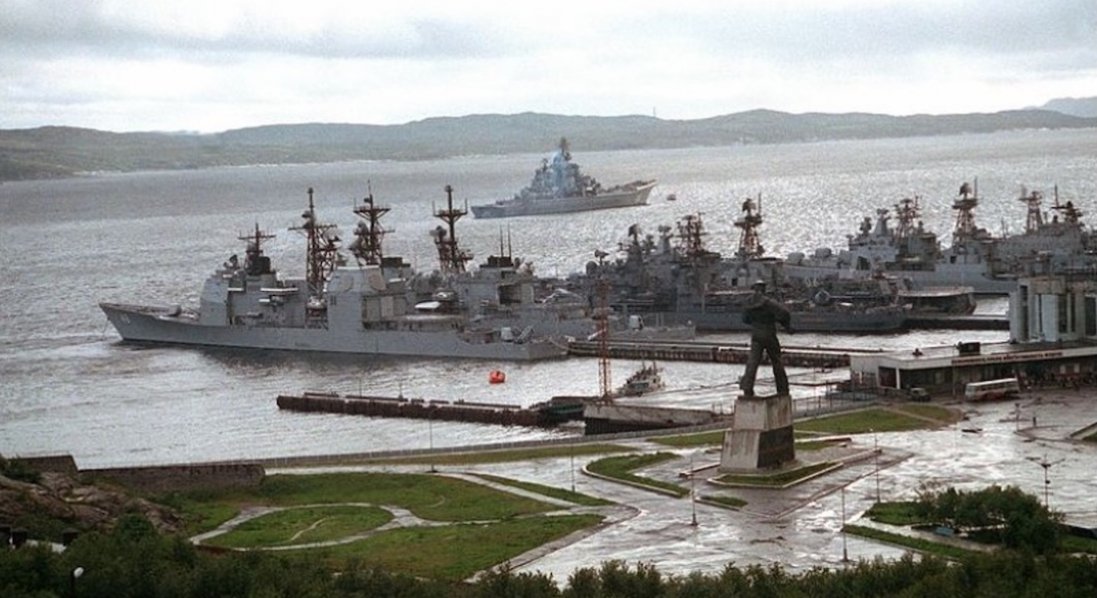 У Мурманську пролунали вибухи біля бази Північного флоту рф