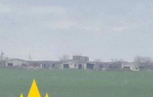 У Криму окупанти ховають техніку на старих складах: чому