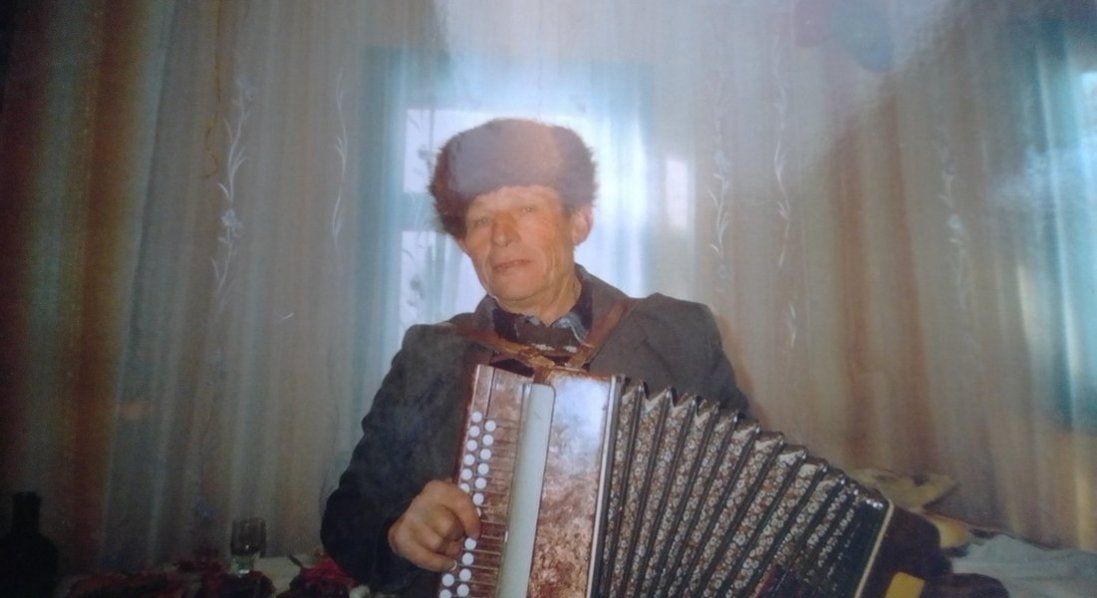 «Буде за чаєм жити – а не хоче робити!»