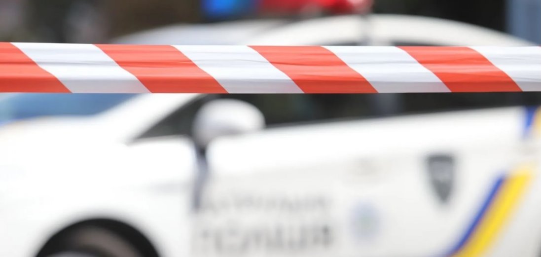 В Одесі жінка дитиною впали з 16-го поверху