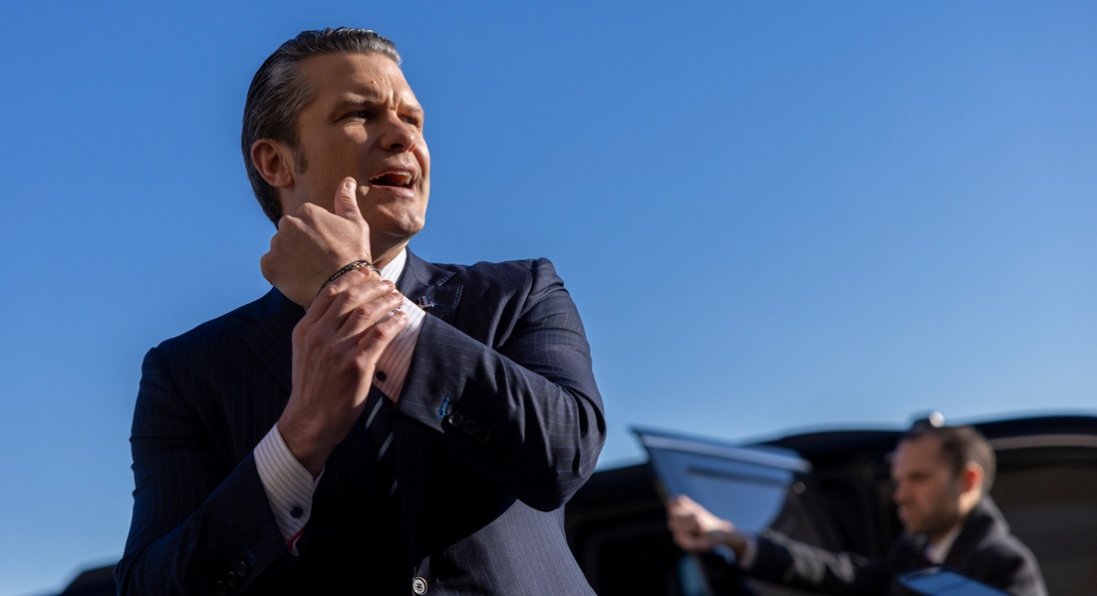 Україна не повернеться на кордони 2014 року – Піт Гегсет