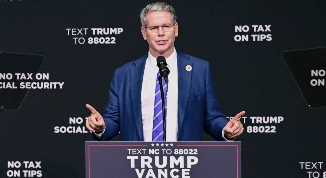 Трамп каже, що в Києві грубо повелись з його міністром фінансів