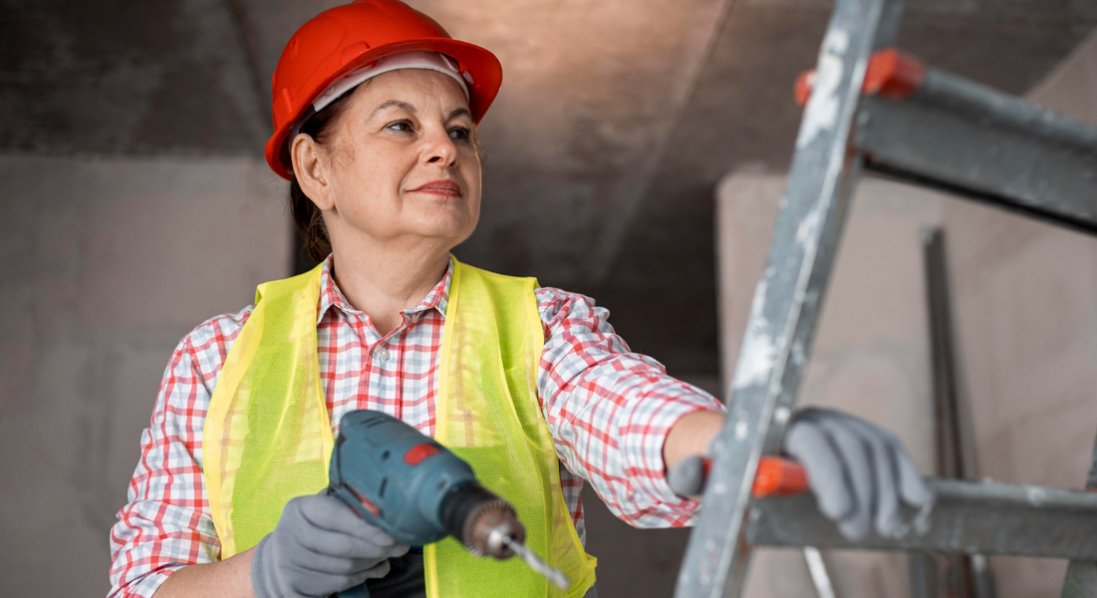 Мільйони сидять без роботи, а працювати нема кому