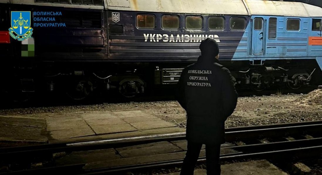 Хотіли вивезти ухилянта за кордон у тепловозі: на Волині судять двох залізничників