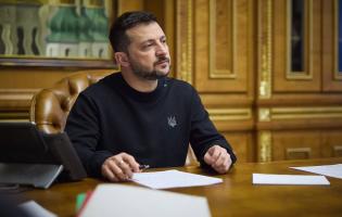 Зеленський підписав закони про продовження воєнного стану