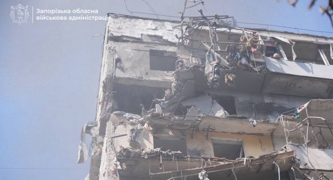 У Запоріжжі росіяни вдарили по багатоповерхівці