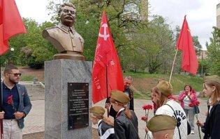 В окупованому Мелітополі росіяни встановили пам'ятник Сталіну