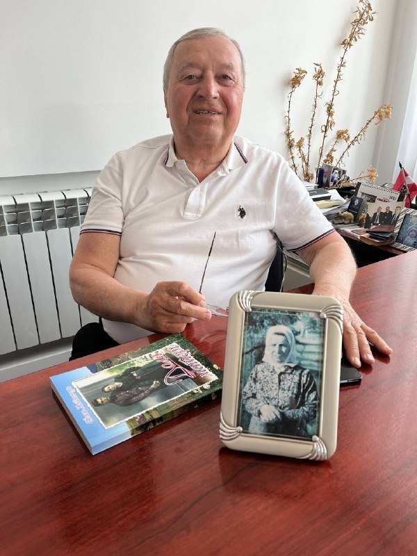 Євген Хотимчук і той самий портрет мами, Афанасії