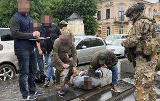 Правоохоронець з Буковини організував схему виїзду ухилянтів через Волинь