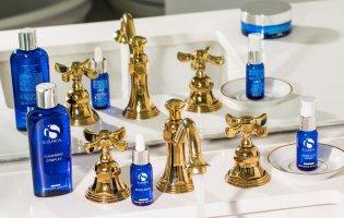 Hollywood glow без уколів: як працює косметика iS Clinical