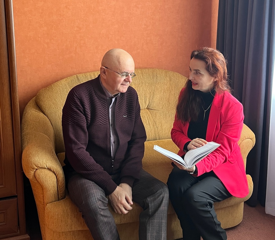 Андрій Живюк під час розмови з Оксаною Бубенщиковою