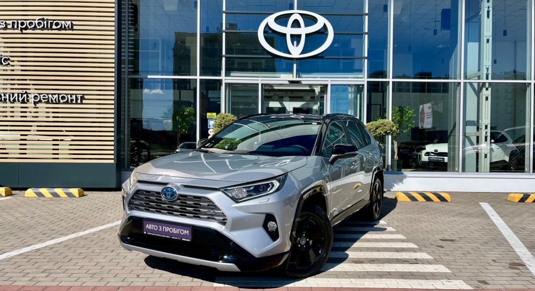 Чому Toyota RAV4 з пробігом — це не компроміс, а розумне рішення?