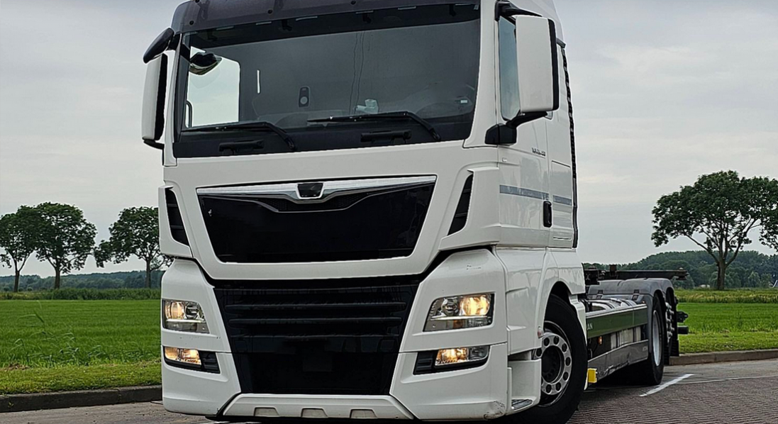 Волинянин продавав вантажівки, ввезені як допомога ЗСУ