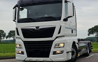 Волинянин продавав вантажівки, ввезені як допомога ЗСУ