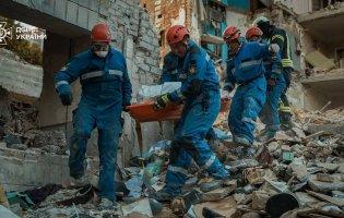 Кількість загиблих унаслідок удару по Києву знову зросла