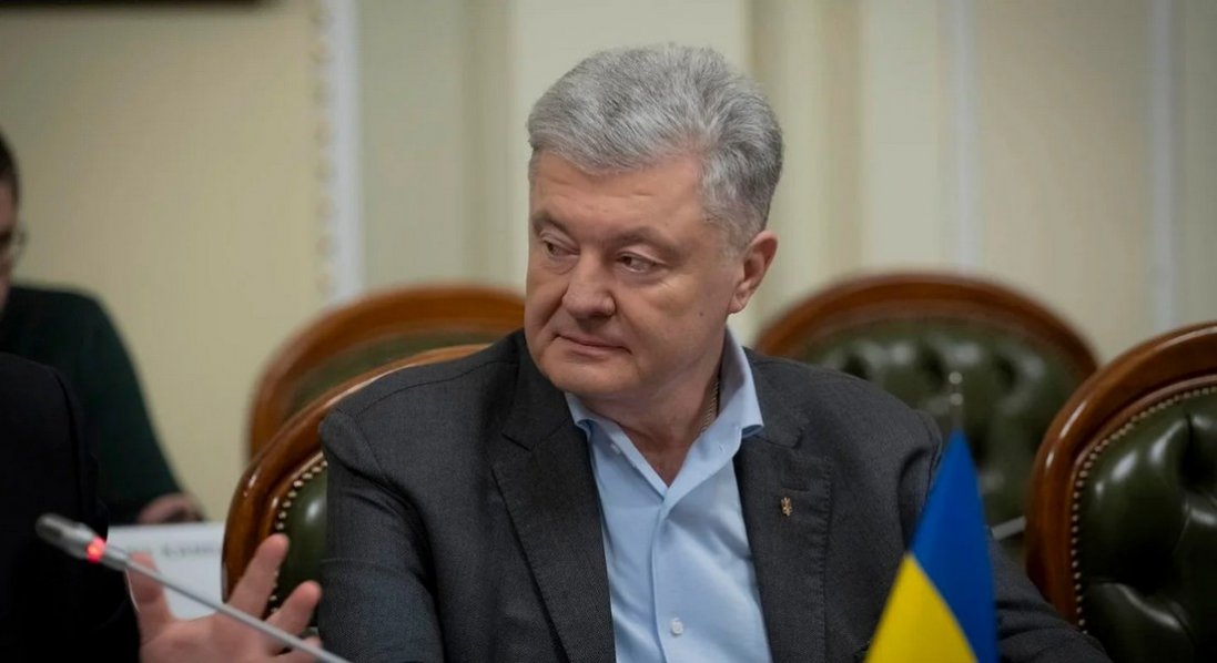 Оскарження санкцій РНБО проти Порошенка: суд частково закрив розгляд справи