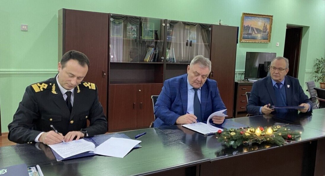 ВАКС конфіскував активи одеського митника на 8,5 млн грн