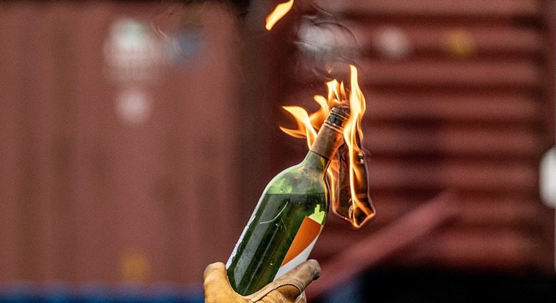 На Волині школяр кинув у клас пляшку із вибуховою сумішшю