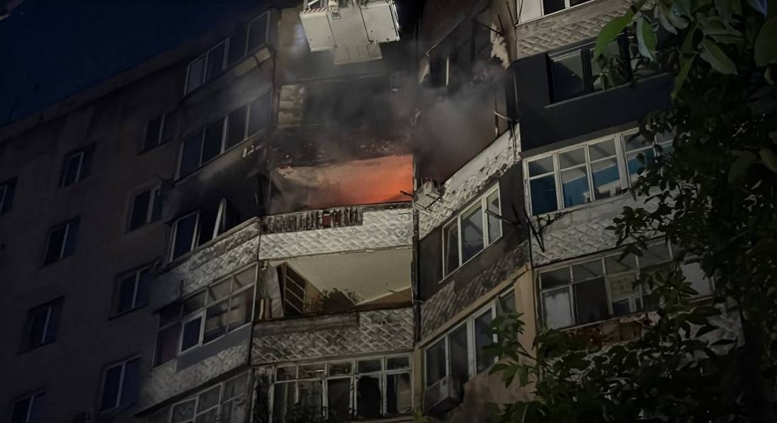 В Одесі дрон росіян поцілив у багатоповерхівку