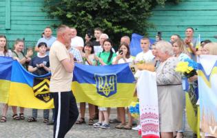 У Луцьку зустріли військового Сергія Колошву, який повернувся з полону