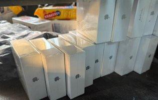 На «Устилузі» у волинянки виявили партію контрабандних навушників та сумок