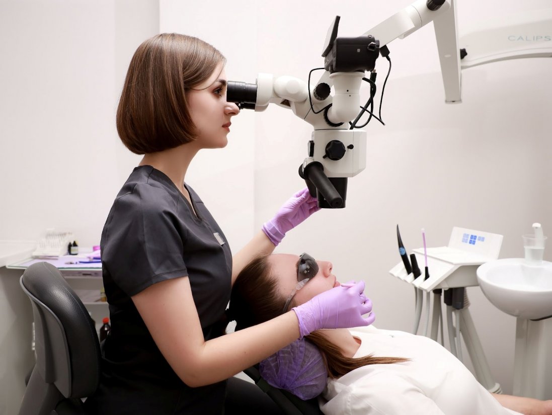 Життя після імплантації: що змінюється, а що — ні?