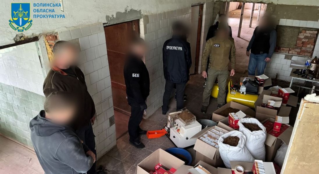 Волиняни незаконно виготовляли цигарки у дитячому таборі