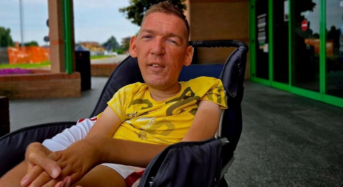 Блогеру Назарію Гусакову оголосили підозру у шахрайстві