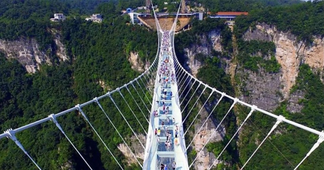 У Китаї обірвався підвісний міст: є загиблі