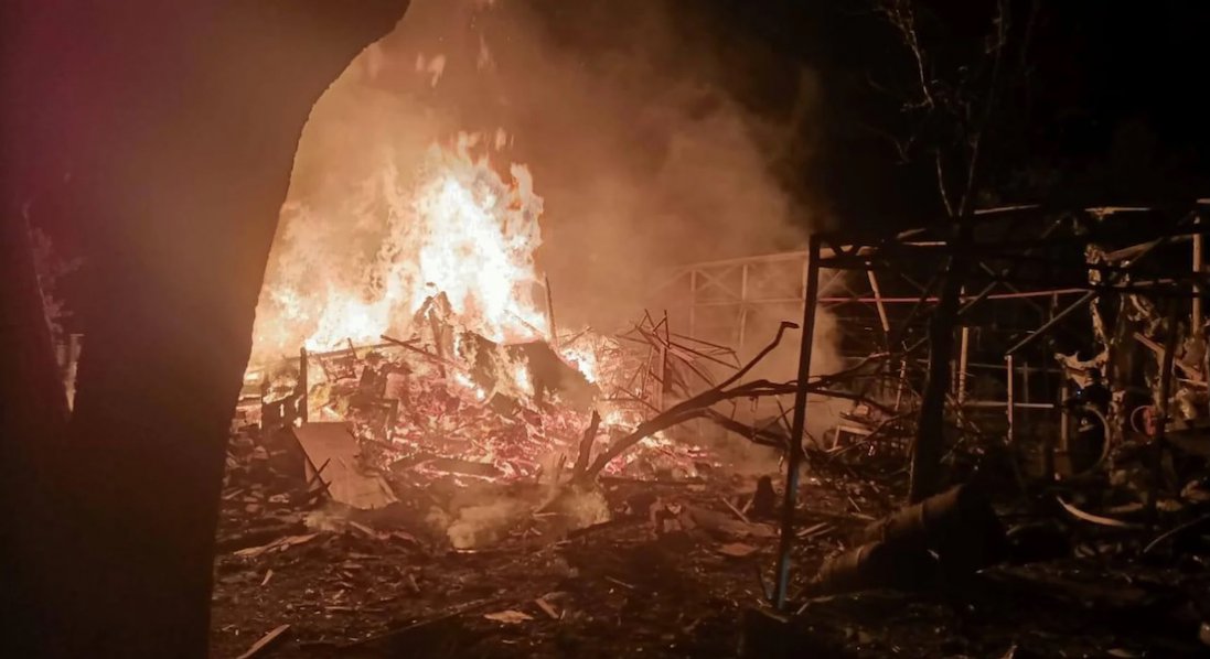 росіяни вночі вдарили по Київщині та Сумщині