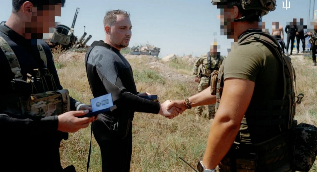 Буданов відвідав острів Зміїний