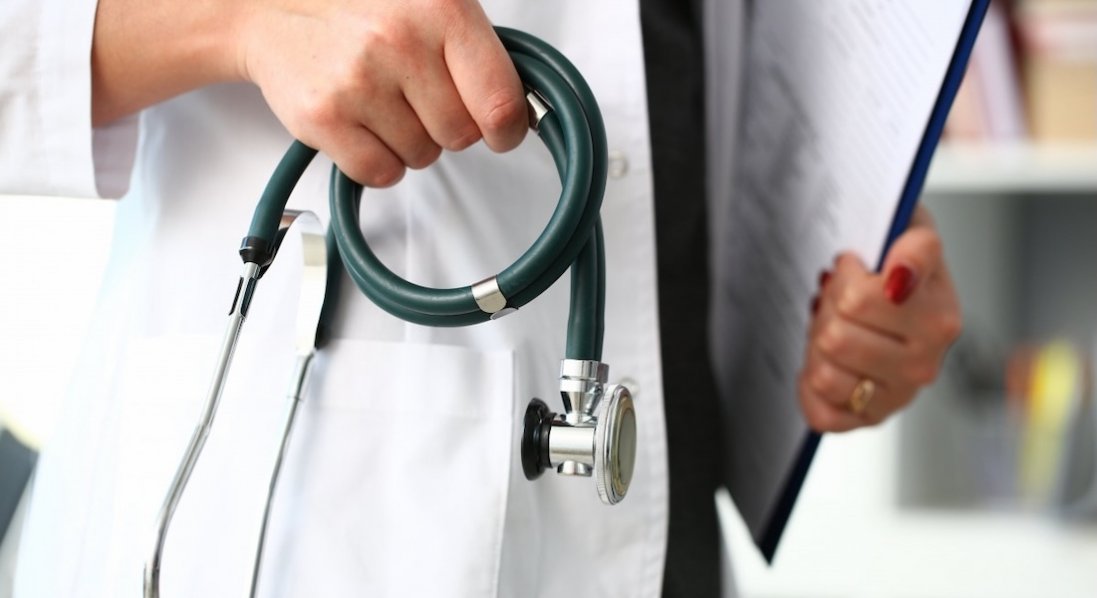 Скільки на Волині бракує лікарів та медсестер