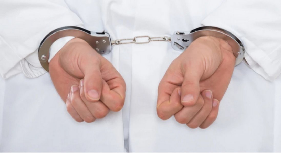 Осліпли 18 людей: на Тернопільщині вимагають відсторонити від посад 4 офтальмологів