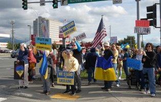 Зустріч Трампа й путіна: на Алясці люди вийшли на мітинг на підтримку України