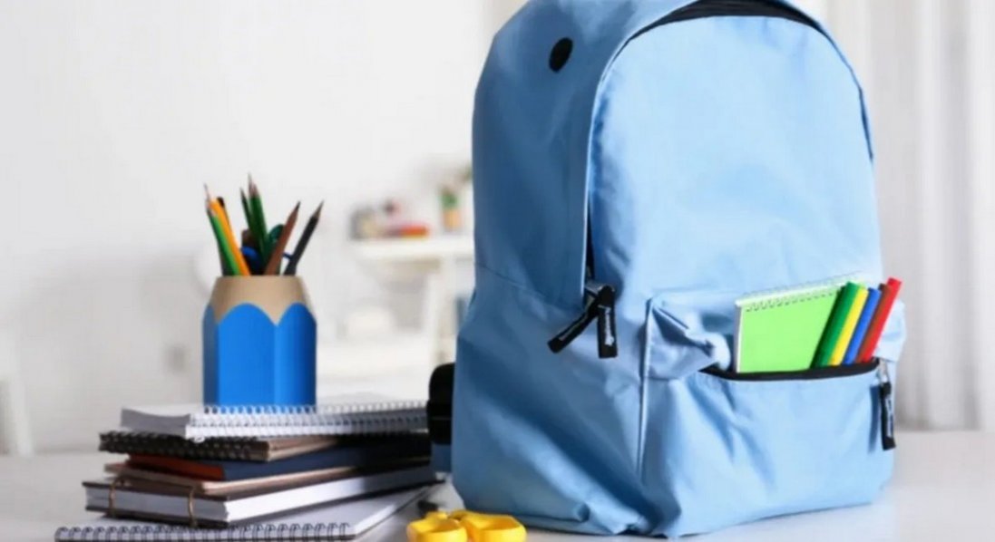 В Україні стартувала програма «Пакунок школяра»