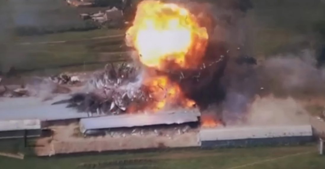 На Луганщині дрони СБУ знищили два склади боєприпасів росіян