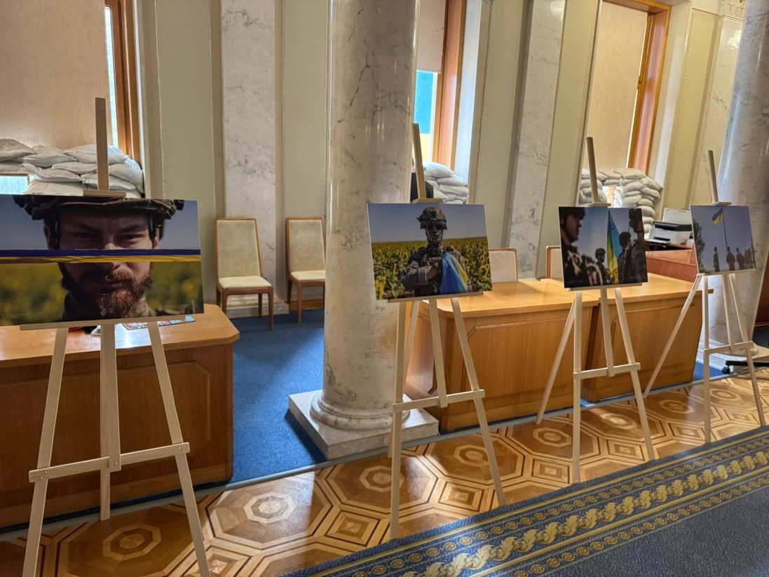 У  Верховній Раді відкрили унікальну фотовиставку бригади «Любарт»