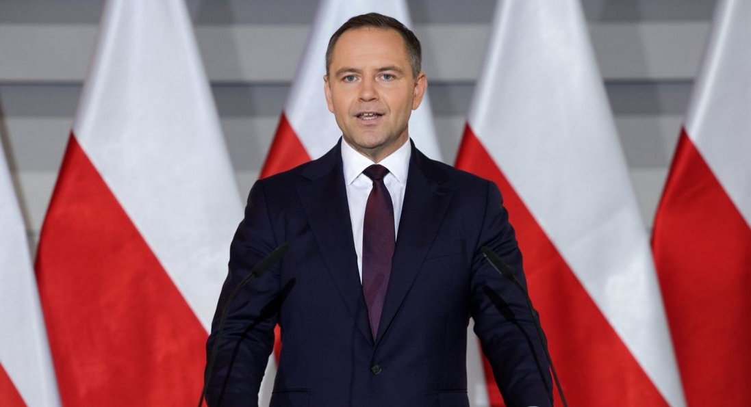 У Польщі прирівняти символіку ОУН-УПА до нацистської: що каже Київ