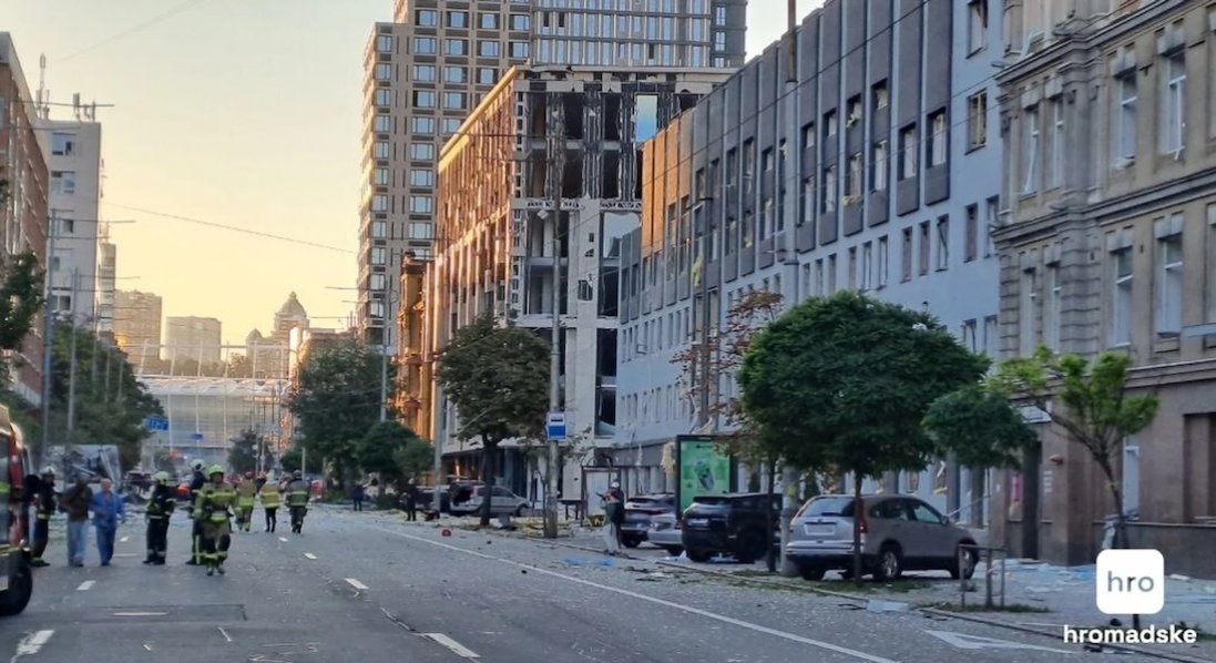Київ масовано атакували дронами та ракетами: є загиблі та поранені