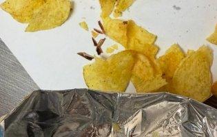 Український військовий опинився в лікарні через чипси Lay’s